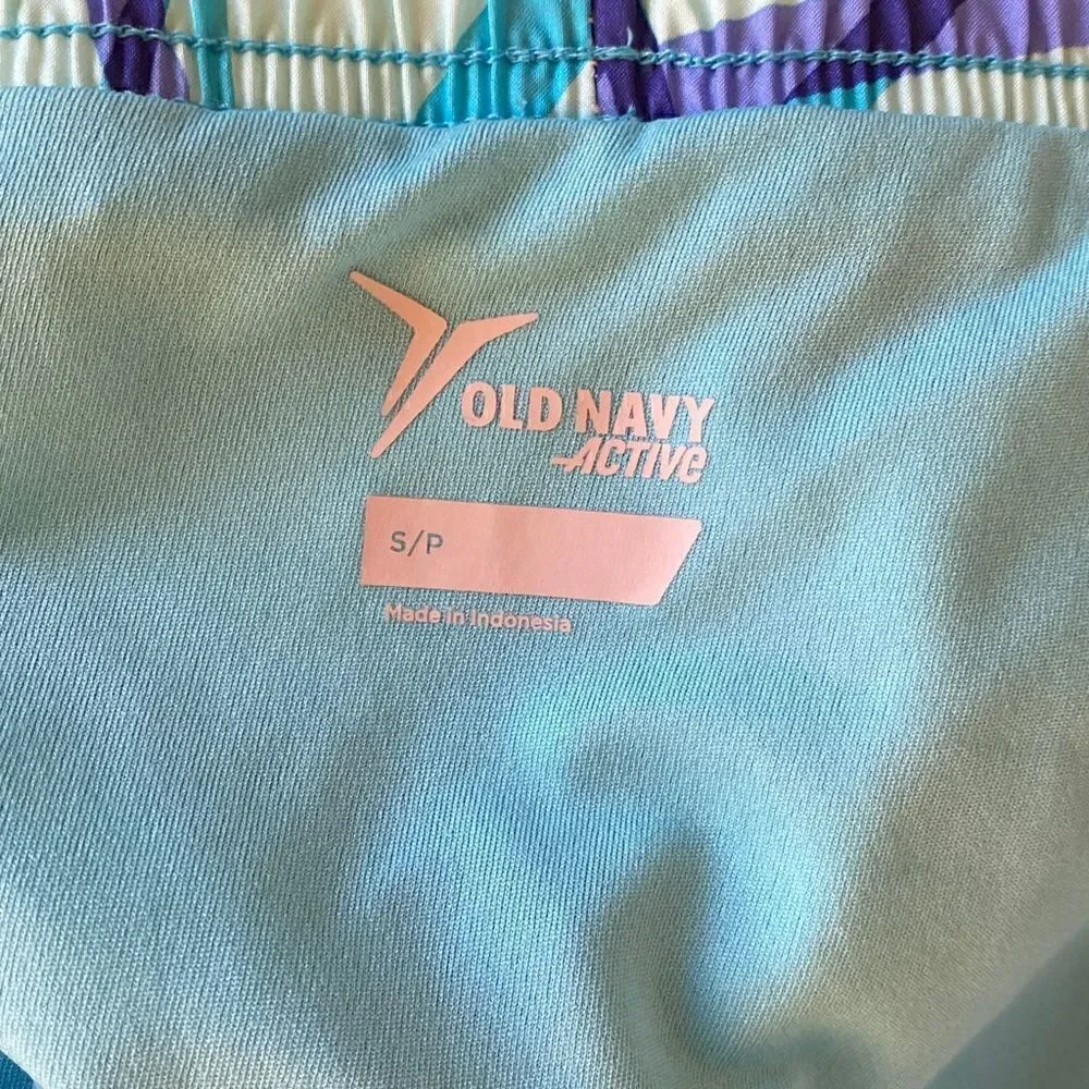 Old Navy Active-never worn with out tags